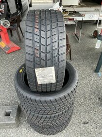 235/645-18 Pirelli WH Okruhové