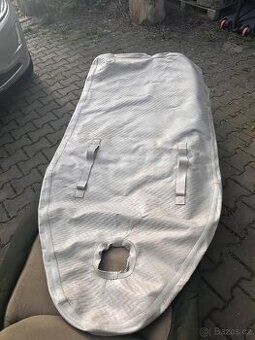 Vysokotlaká podlážka, sedátka a dvě pádla ke člunu