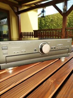 Technics zesilovač