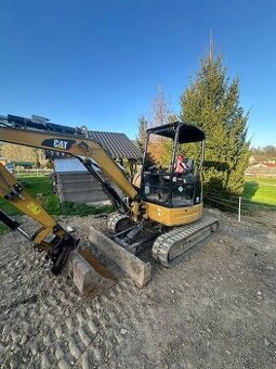 Pásový otočný bagr CAT 303.5e 2017