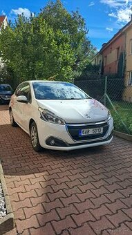 Peugeot 208 | 1. majit. | 62 tis.km | 6,4 l/100 | 60kW