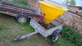 Sypac sterku, ,soli, pisku atd za tazne zarizeni