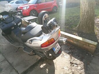 Suzuki Burgman 650