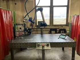 Zánovní svařovací / manipulační cobot / robot