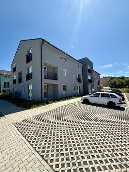 🏡 Pronájem bytu 1+kk s komorou a parkovacím stáním