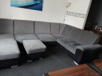 Rozkládací rohová sedačka s taboretem