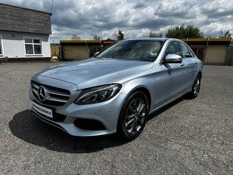 MERCEDES BENZ TŘÍDY C180-7G-MÁLO KM 115kW