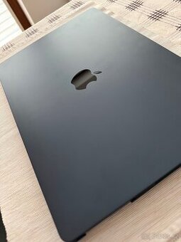 MacBook Air 2023 M2 15 palců