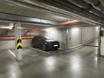 pronájem GARÁŽOVÉ STÁNÍ - 1