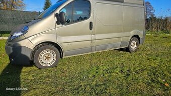 Renault Trafic 2,5DCI 107kw L2H2 postel kuchynka vestavba