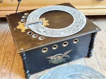 Starožitný hrací stroj, flašinet Ariosa, 1898, Německo