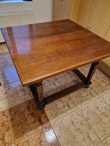 Starožitný stůl