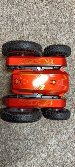 RC akrobatické auto DEERC DE84 Iron Man (nové jen rozbalené)