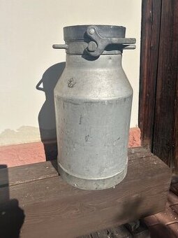 Hliníková konev na mléko