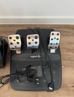 Závodní volant Logitech G920 Driving Force pro Xbox One a PC