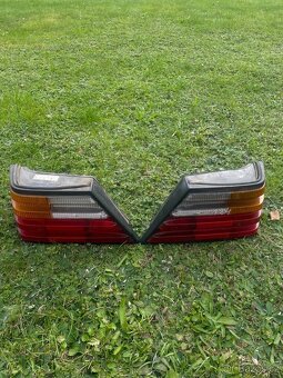 Mercedes-Benz W124 zadní světla