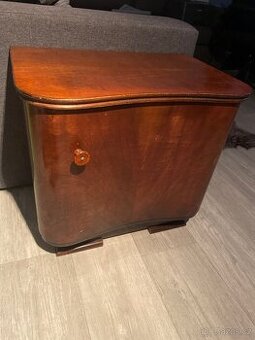 Dva kusy-noční stolky