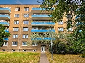 Prodej bytu 1+1 s balkonem, sklepem, 3. patro s výtahem, Pra