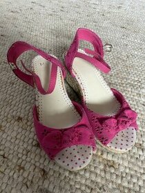 Dívčí střevíce, značka Baťa vel. 34