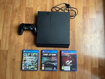 PlayStation 4 (PS4) 500 GB + hry + ovladač