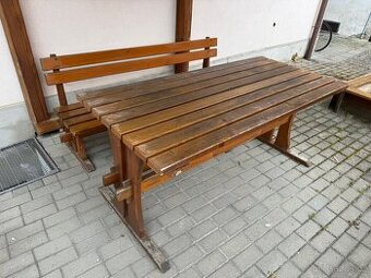 Prodam stoly a lavice, vice kusu.