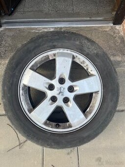 Pneu 205 /60 R16