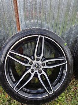 Mercedes AMG r19 dvourozmer