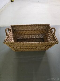 Proutěný koš