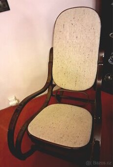 Křeslo. Houpací. Prima.