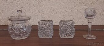 STAROŽITNÉ BROUŠENÉ KŘIŠŤÁLOVÉ SKLO