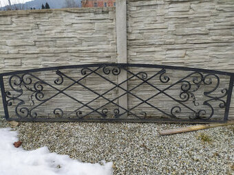Prodám kovaný zahradní plotový prvek