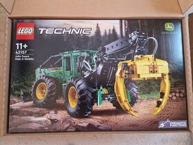 Lego Technic 42157 Lesní traktor John Deere