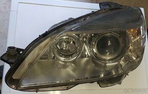 Levý přední světlomet Mercedes W204 W205 - 1