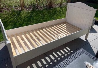Postel 90 x 200 cm