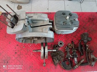 ČZ 175 477 motor