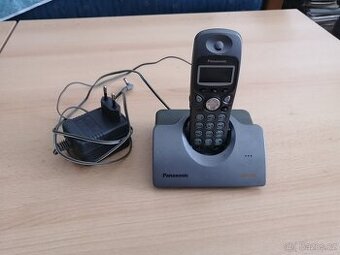 Domácí bezdrátový telefon