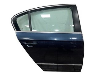 Pravé zadní dveře modrá satin LC5F VW Passat B6 sedan 2007