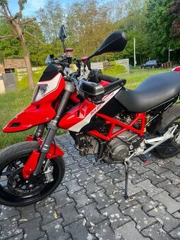 Ducati hypermotard 1100
