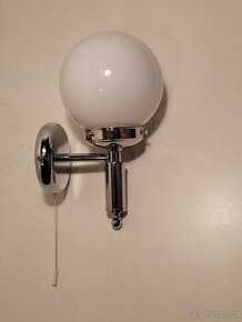 niklovaná nástěnná lampa, lampička , stínidlo bílá koule