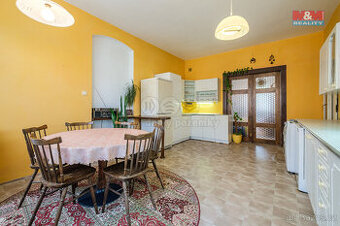 Prodej bytu 4+1, 106 m² + garáž, Kar. Vary, ul. Blahoslavova