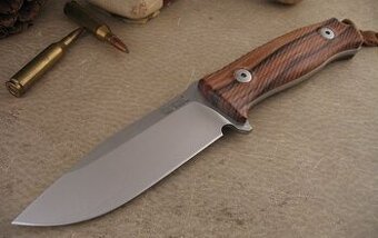 Predám špičkový nôž LionSteel M5 s úpravou čepele PVD+puzdro - 1