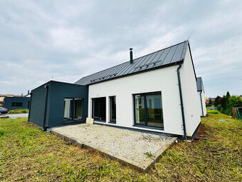 Pronájem, rodinný dům, 347 m2, Mohelnice - 1