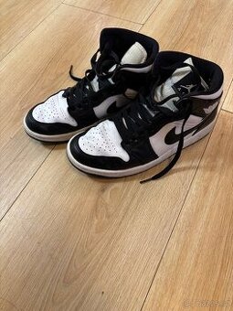 Nike Air Jordan 1 Mid