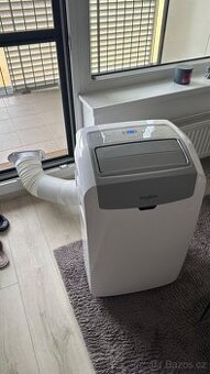Mobilní klimatizace Whirlpool PACW29COL – 9000 BTU, málo pou