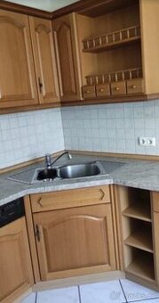 Velká dubová kuchyně se spotřebiči,4847