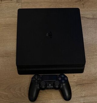 PlayStation 4 + ovladač