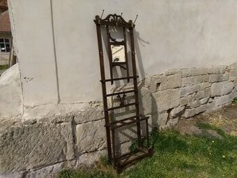 Secesní dubová věšáková stěna se zrcadlem