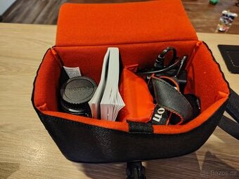 Canon EOS 2000D
