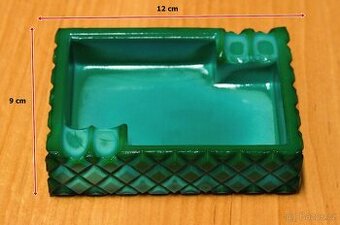 Popelník z malachitového skla