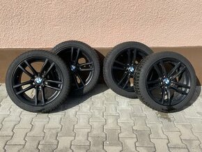 Celá BMW kola se zánovními zimáky